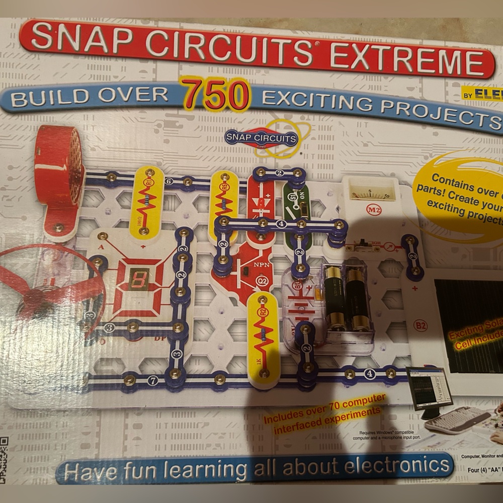 Snap Circuits Extreme Electronics Kit
